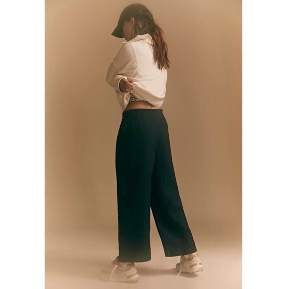 Free People Pants - NEW Free People Flipside High Waisted Wide Tapered Quilted Pants in Black Small